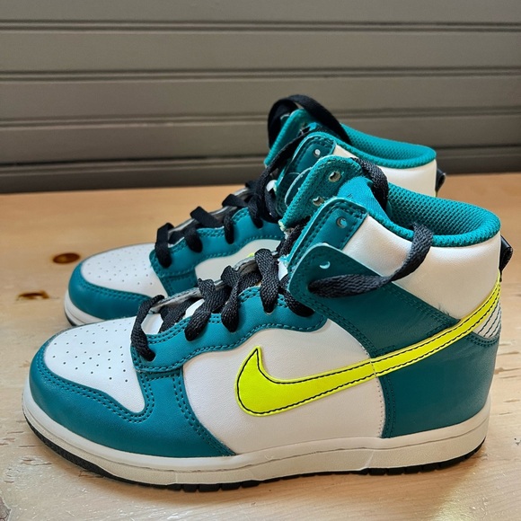 Size 1 (PS) - Nike Dunk High Bright Spruce Volt - Picture 8 of 8